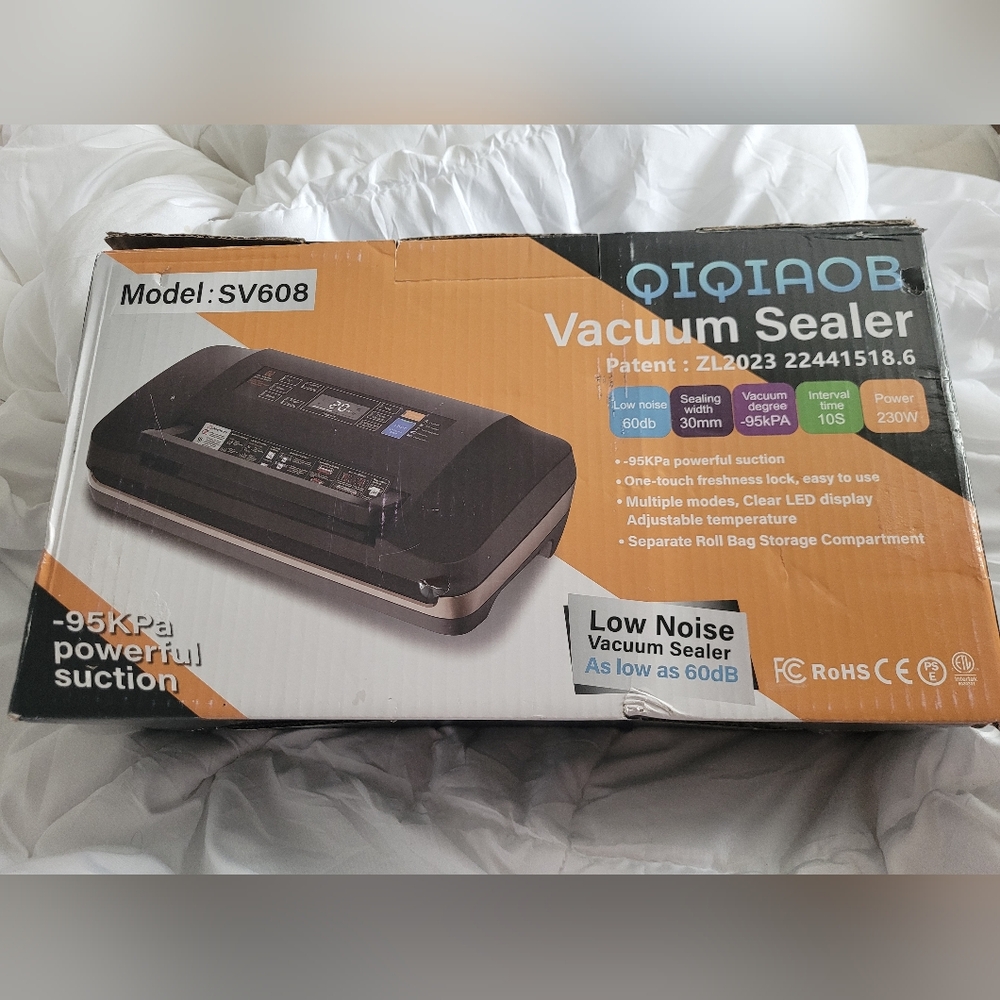 Black and Gold Vacuum Sealer Machine - Picture 2 of 10
